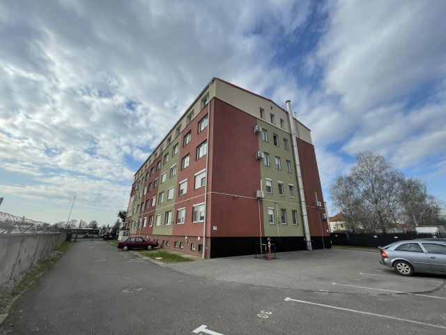 Eladó panellakás, Miskolcon, József Attila utcában 18.5 M Ft