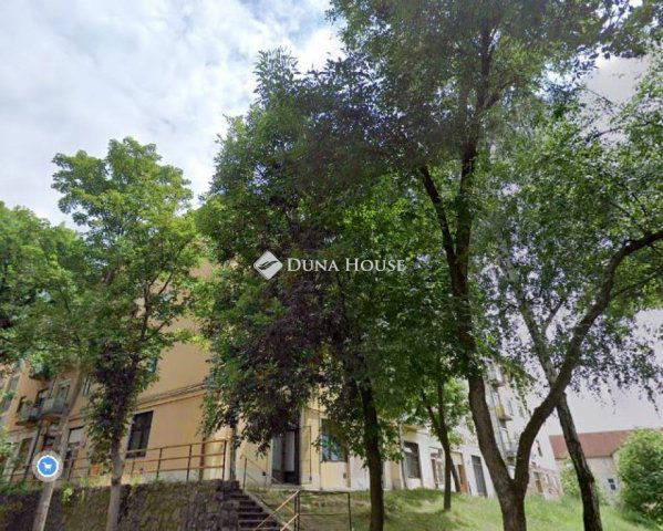 Eladó téglalakás, Komlón 8.2 M Ft, 1 szobás