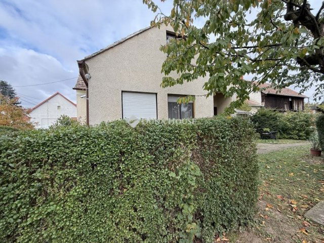 Eladó családi ház, Rumon 44.9 M Ft, 4 szobás