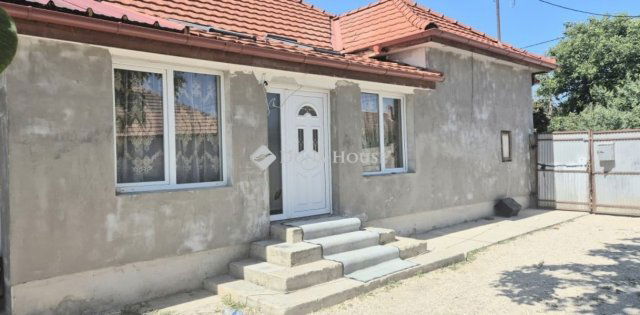 Eladó családi ház, Békéscsabán 53.9 M Ft, 4 szobás