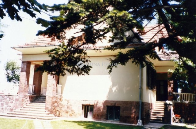 Eladó családi ház, Balatonalmádiban 289 M Ft, 7 szobás