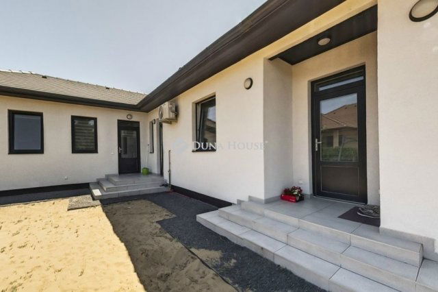 Eladó családi ház, Kecskeméten 89.9 M Ft, 3 szobás