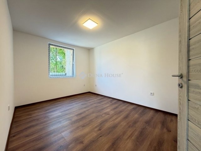 Eladó téglalakás, Budapesten, XX. kerületben 89.9 M Ft, 4 szobás