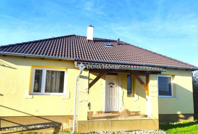 Eladó családi ház, Écsen 105 M Ft, 6 szobás