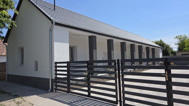 Eladó ikerház, Kiskunlacházán 38.7 M Ft, 1+2 szobás