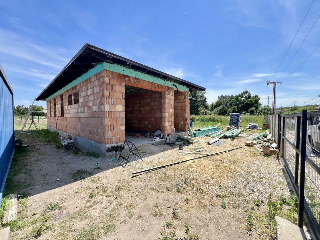 Eladó családi ház, Ráckevén 89.9 M Ft, 5 szobás