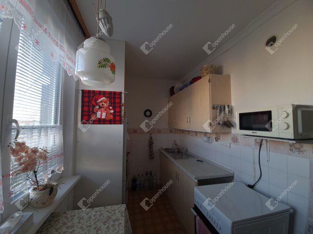 Eladó panellakás, Mosonmagyaróváron 42.99 M Ft, 3 szobás