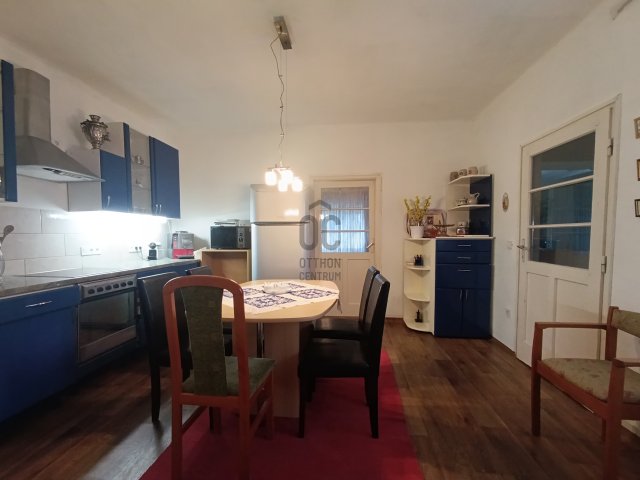 Eladó családi ház, Csécsén 25.2 M Ft, 2 szobás