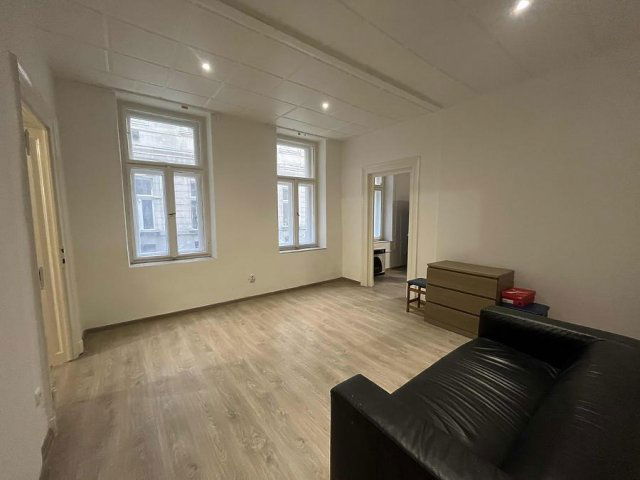 Eladó téglalakás, Budapesten, VII. kerületben, Garay utcában