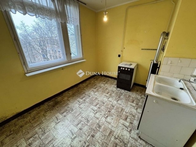 Eladó téglalakás, Kecskeméten 34.9 M Ft, 1 szobás