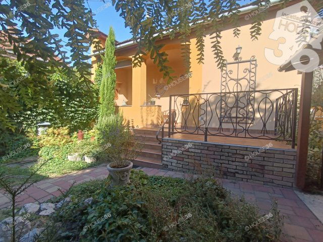 Eladó családi ház, Kiskunfélegyházán 59.9 M Ft, 4 szobás