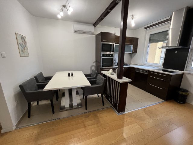 Kiadó panellakás, albérlet, Debrecenben 180 E Ft / hó, 2 szobás