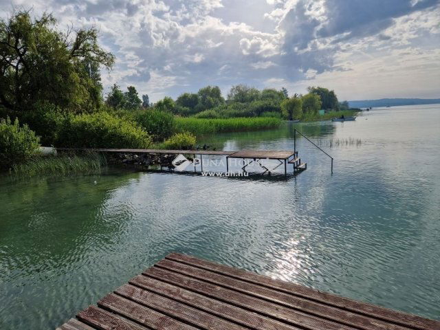 Eladó családi ház, Balatonkenesén 599 M Ft, 3 szobás