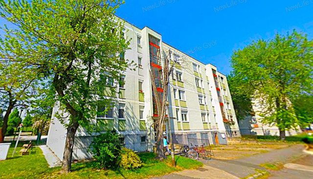 Eladó téglalakás, Győrött 49.9 M Ft, 2 szobás