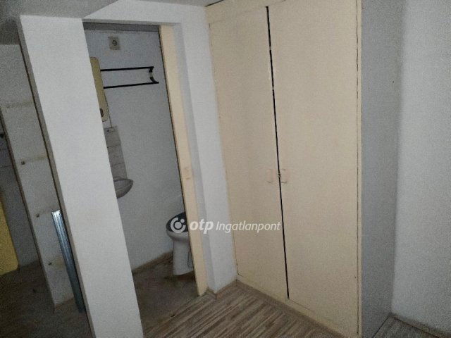 Eladó üzlethelyiség, Budapesten, VI. kerületben 14.99 M Ft