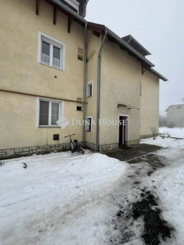 Eladó téglalakás, Herenden 43 M Ft, 3 szobás