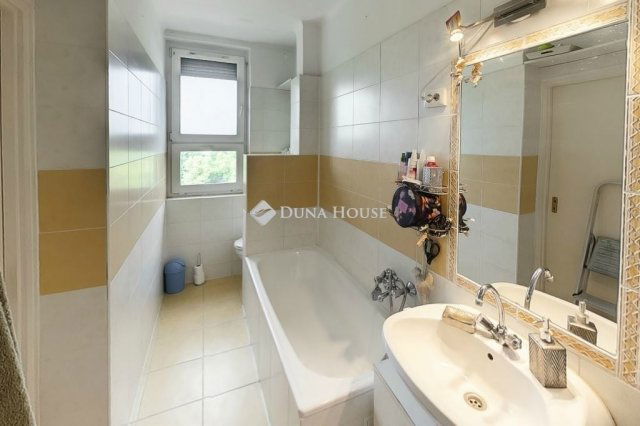 Eladó téglalakás, Kecskeméten 42.99 M Ft, 2 szobás