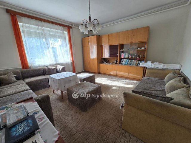 Eladó családi ház, Bakonybélben 69.8 M Ft, 6 szobás