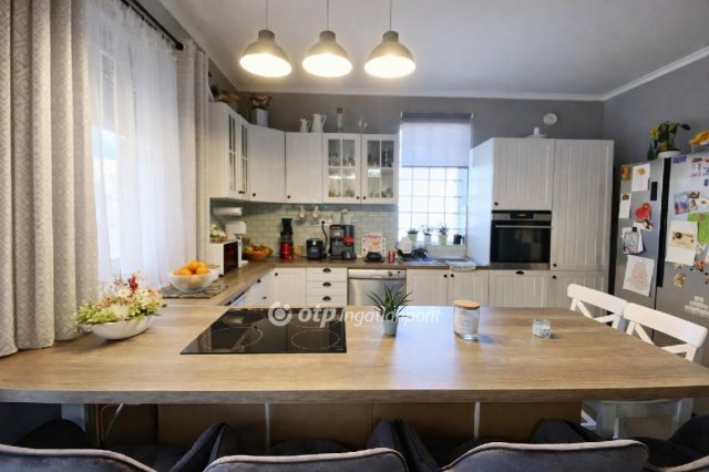 Eladó családi ház, Tökölön 115 M Ft, 3+1 szobás