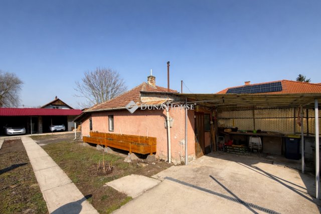 Eladó családi ház, Felsőpakonyban 78.8 M Ft, 4 szobás