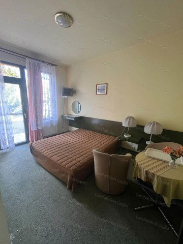 Eladó hotel, Cegléden 220 M Ft, 10 szobás / költözzbe.hu