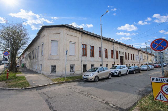 Eladó téglalakás, Miskolcon 13.9 M Ft, 1 szobás