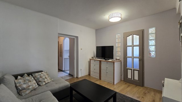 Eladó téglalakás, Dunaújvárosban, Gagarin téren 39.9 M Ft