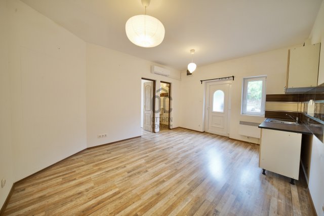 Eladó családi ház, Érden 32.4 M Ft, 2 szobás