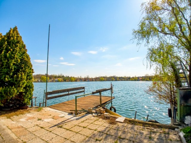 Eladó családi ház, Szigetszentmiklóson 63 M Ft, 3 szobás