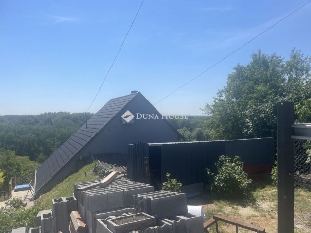 Eladó családi ház, Báron 24.99 M Ft, 2 szobás