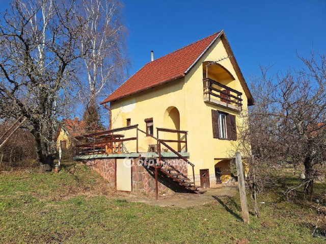 Eladó nyaraló, Felsőörsön 57.9 M Ft, 1+2 szobás