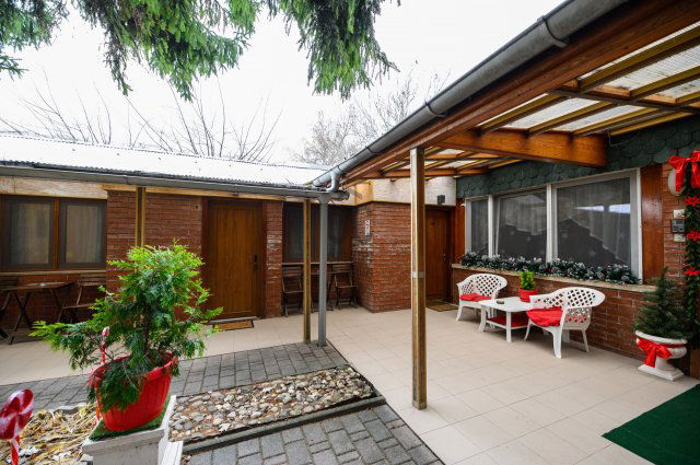 Eladó hotel, Budapesten, III. kerületben 174.9 M Ft