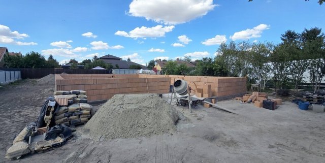 Eladó családi ház, Szigethalmon 112 M Ft, 5 szobás