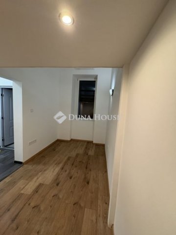 Eladó téglalakás, Budapesten, VII. kerületben 38 M Ft, 1 szobás