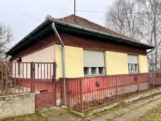 Eladó családi ház, Versegen 17.5 M Ft, 3+1 szobás