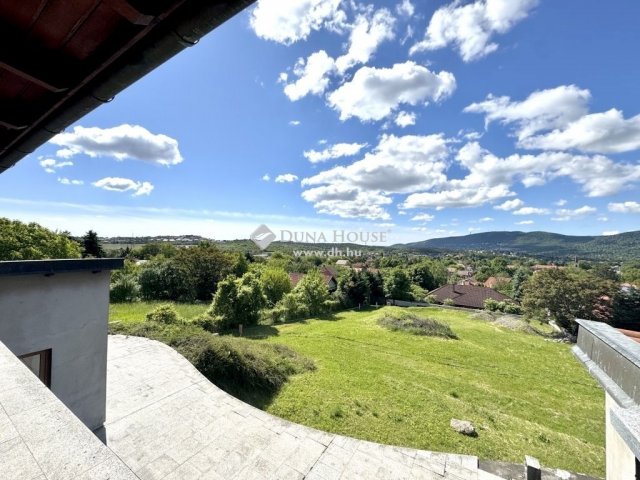 Eladó családi ház, Ürömön 449.9 M Ft, 6 szobás