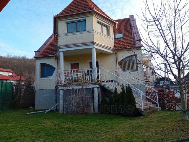 Eladó családi ház, Eplényen 139 M Ft / költözzbe.hu