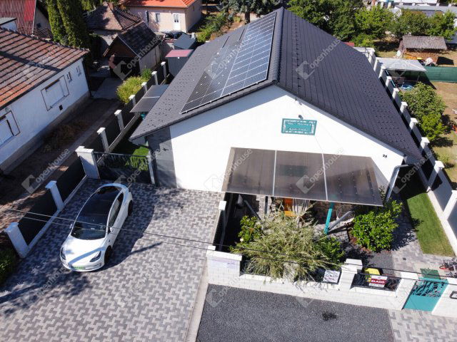 Eladó családi ház, Siófokon 228.9 M Ft, 4 szobás