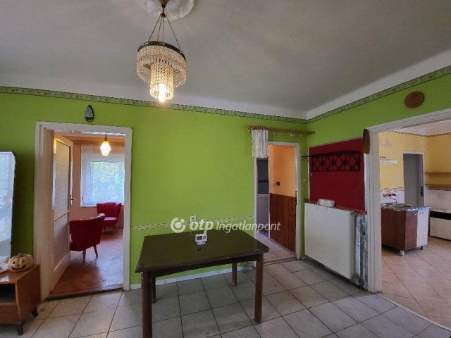 Eladó családi ház, Tabon 46.9 M Ft, 4 szobás