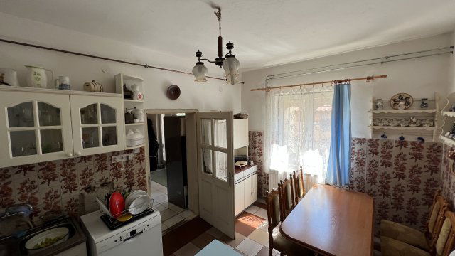 Eladó családi ház, Nagykőrösön 35.99 M Ft, 7 szobás