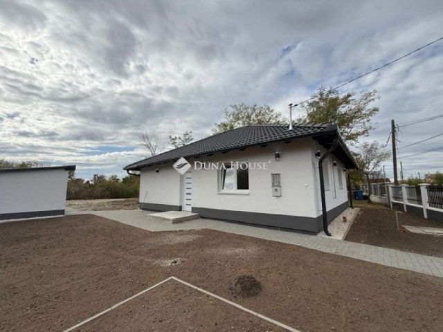 Eladó családi ház, Tápiószelén 44.9 M Ft, 3 szobás