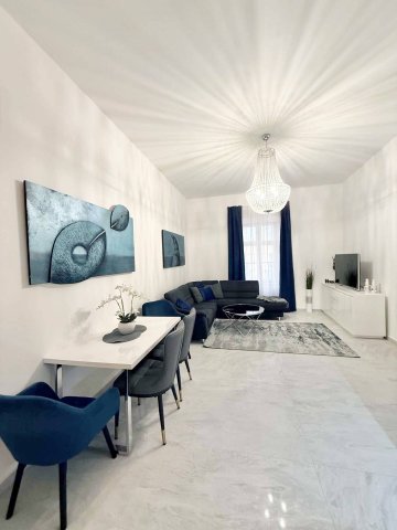 Kiadó téglalakás, albérlet, Pécsett 370 E Ft / hó, 3 szobás