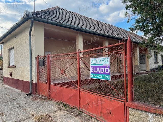 Eladó családi ház, Kakucson 29.9 M Ft, 2 szobás
