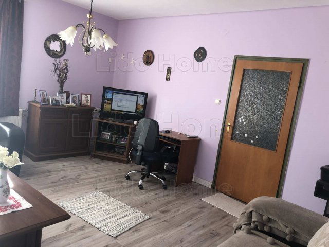 Eladó családi ház, Győrött 98.8 M Ft, 7 szobás