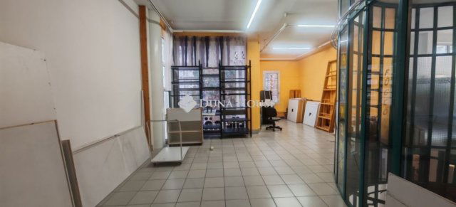 Eladó üzlethelyiség, Zalaegerszegen 13.5 M Ft
