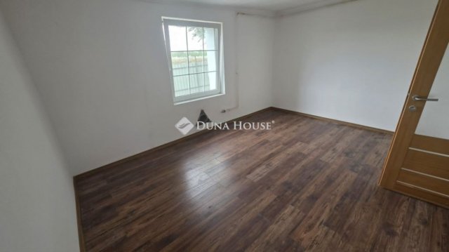 Eladó családi ház, Farmoson 22.9 M Ft, 1 szobás