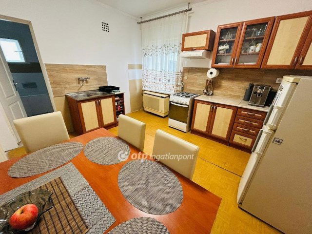 Eladó családi ház, Gávavencsellőn 14.9 M Ft, 2 szobás