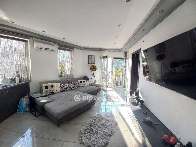 Eladó téglalakás, Budapesten, XV. kerületben 87 M Ft, 2+1 szobás