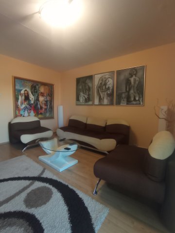 Eladó panellakás, Szolnokon 45 M Ft, 3 szobás