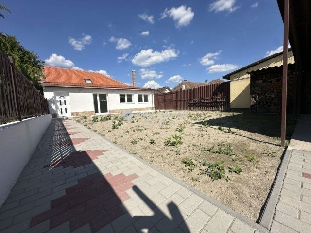 Eladó családi ház, Dunaharasztin 77.9 M Ft, 4 szobás